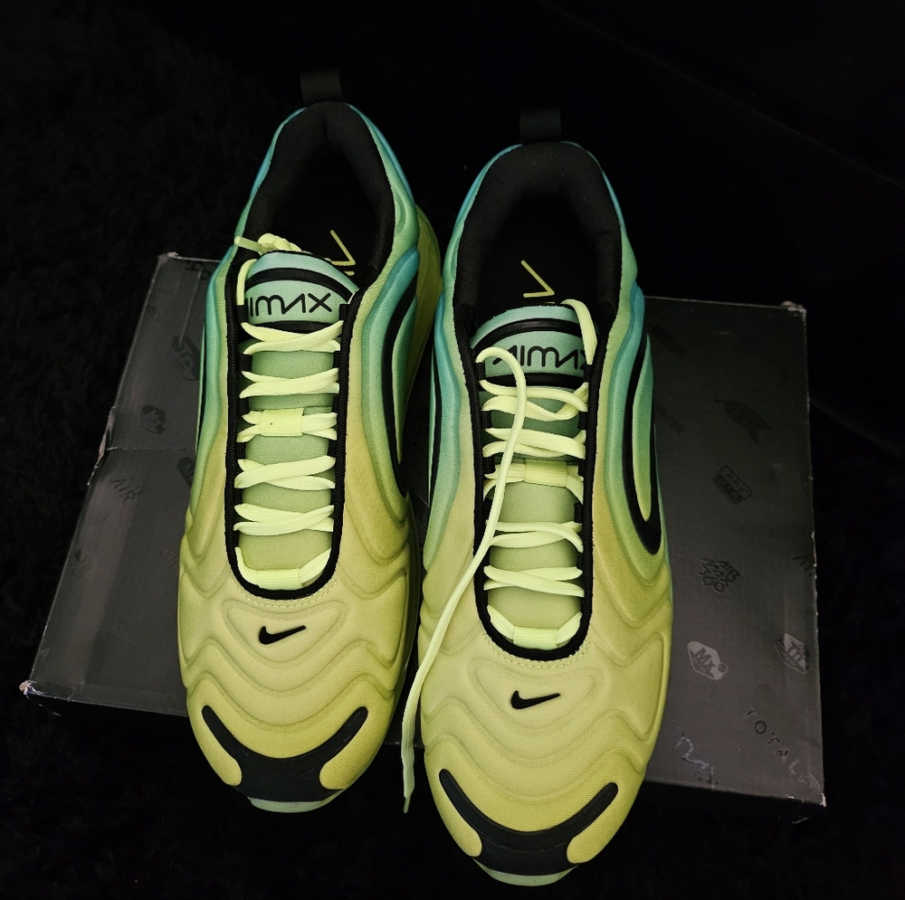 Nike Air Max 270